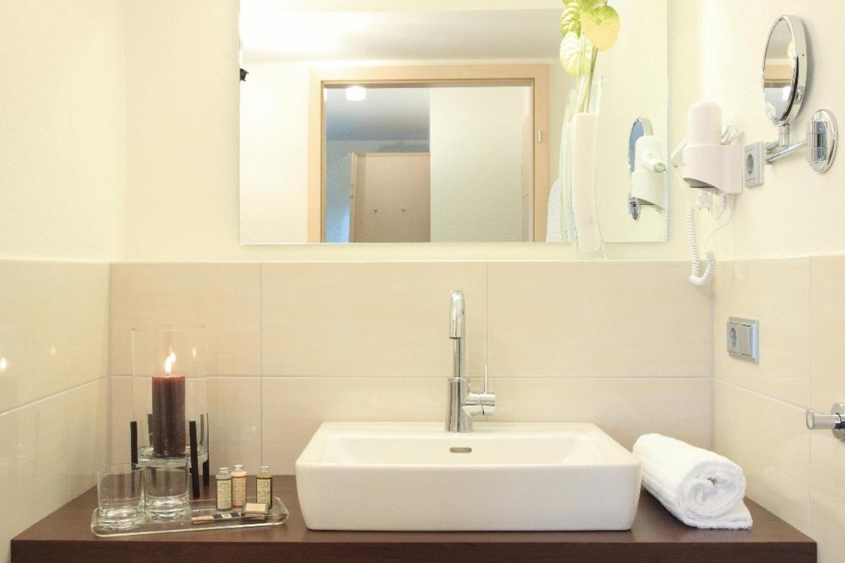 Klozbuecher - Das Landhotel Ellwangen Extérieur photo